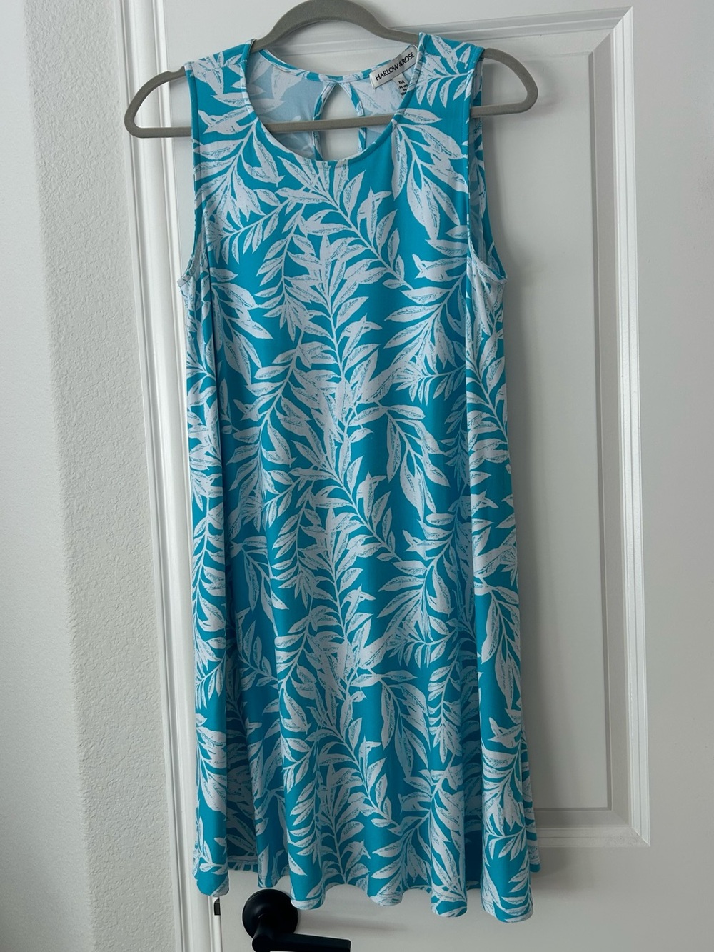 Sleeveless Blue Leaf Print Dress - Blue & White